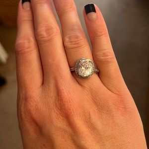 Fragrant jewels ring